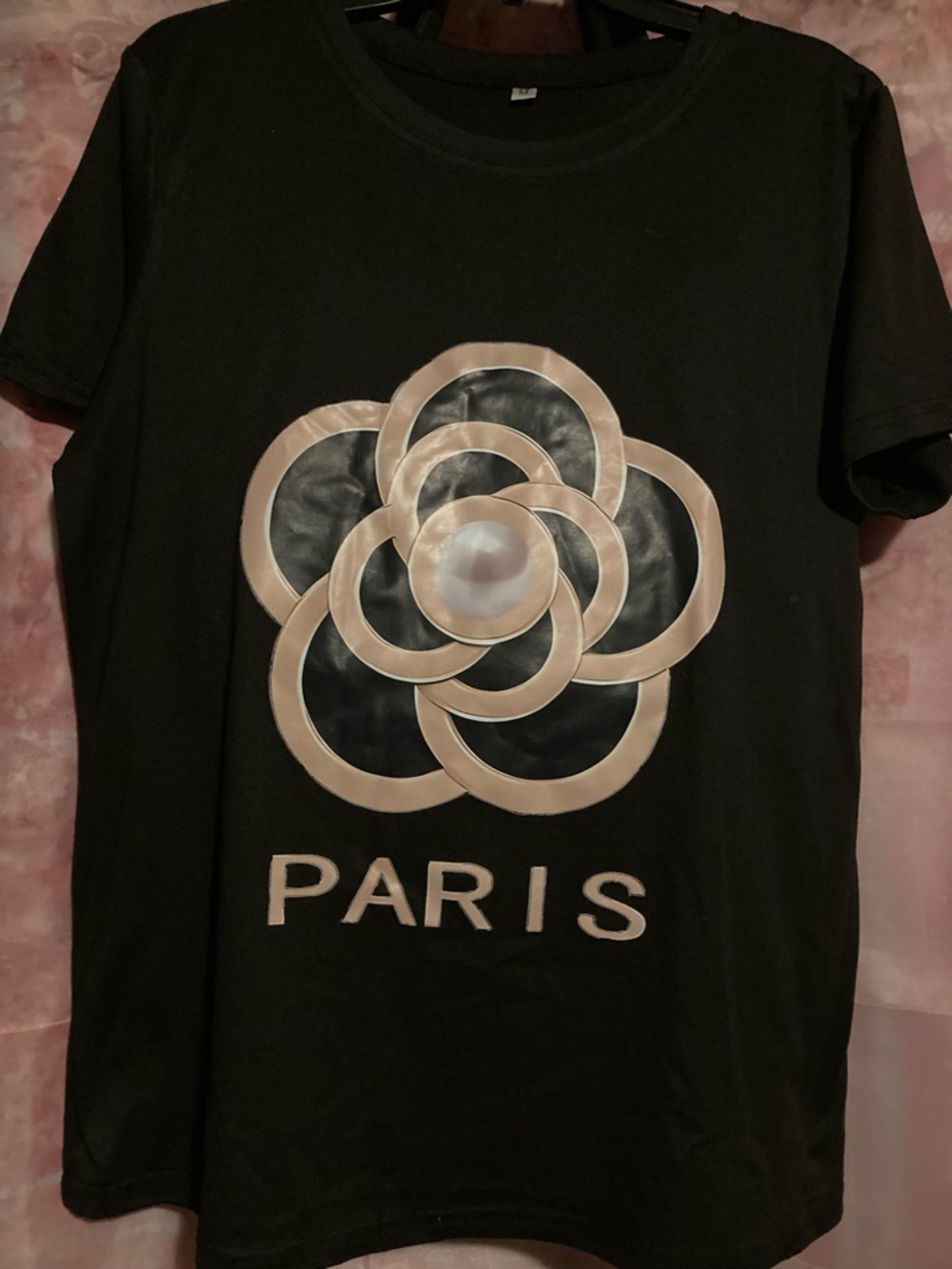 Source Unknown Black T-Shirt with Beige Floral Paris Graphic